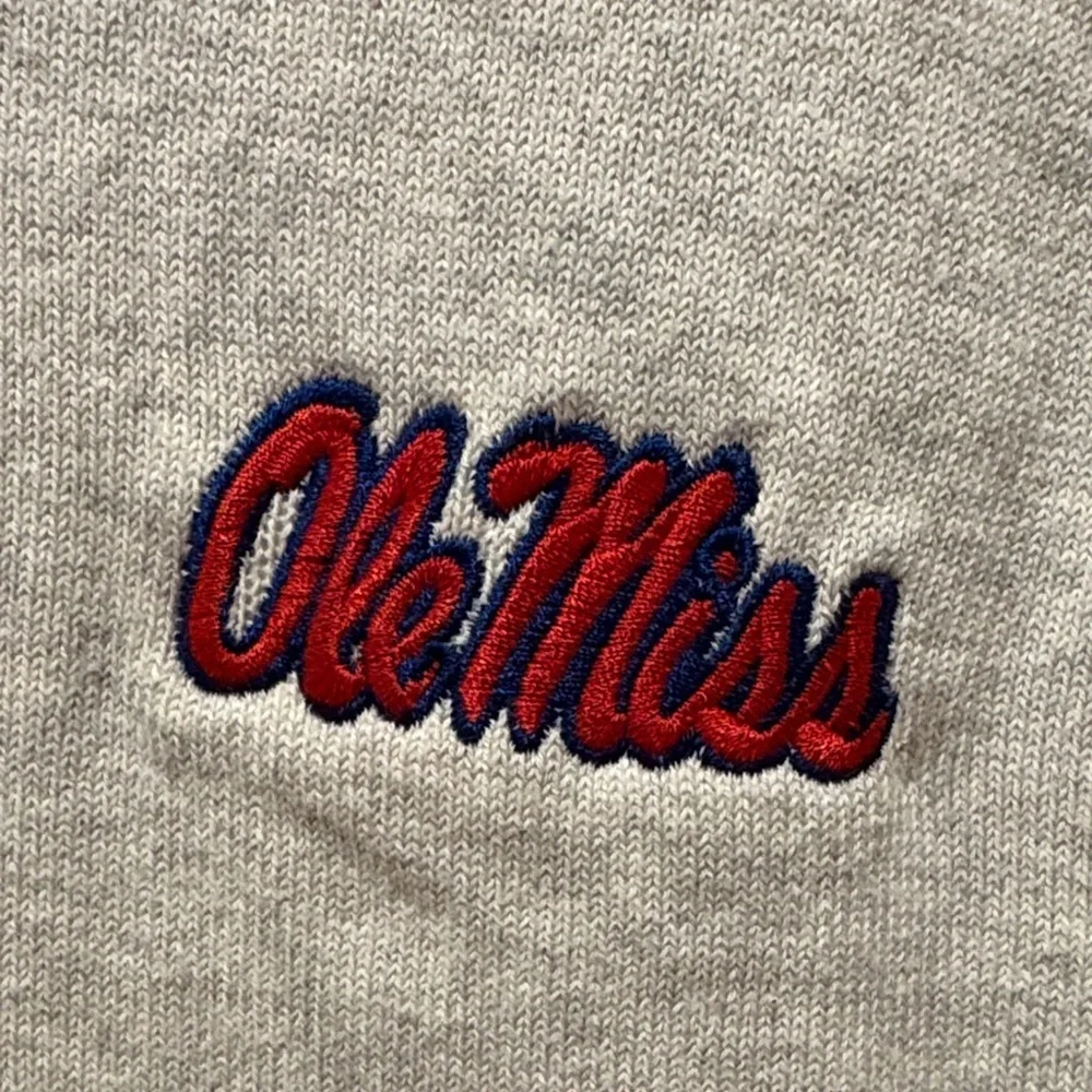 New Men’s Ole Miss Cutter & Buck Light Gray V-Neck Sweater Size Large
